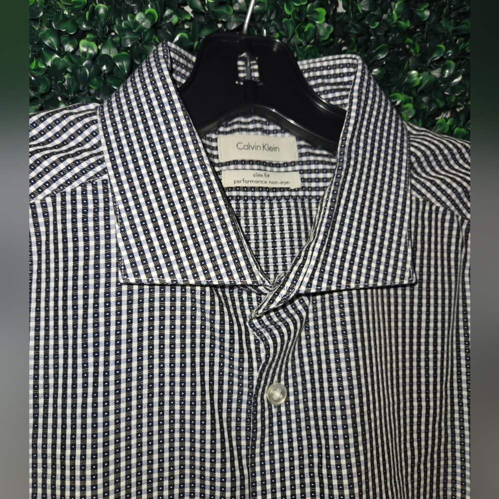 Calvin Klein Men's XL Button-Up Shirt